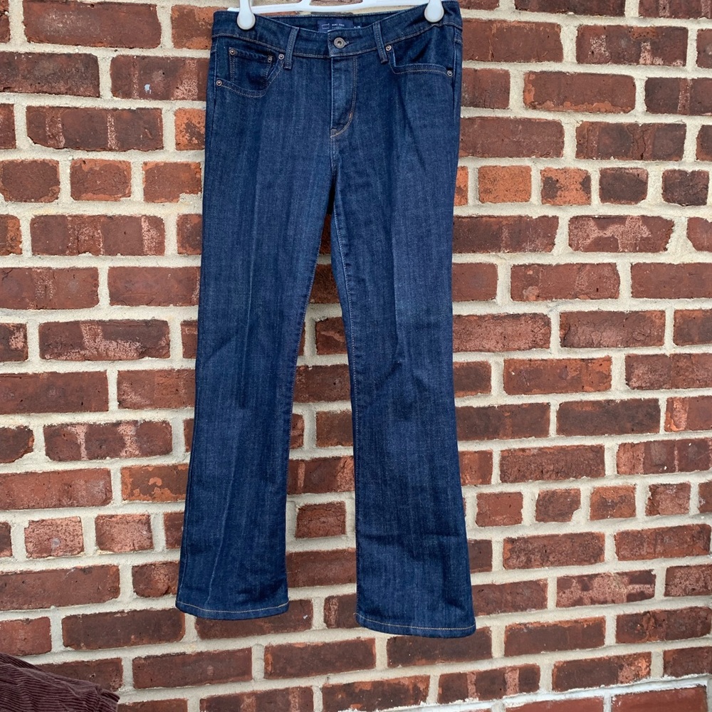 Levi’s Demi curve. Boot cut. Size 6/28